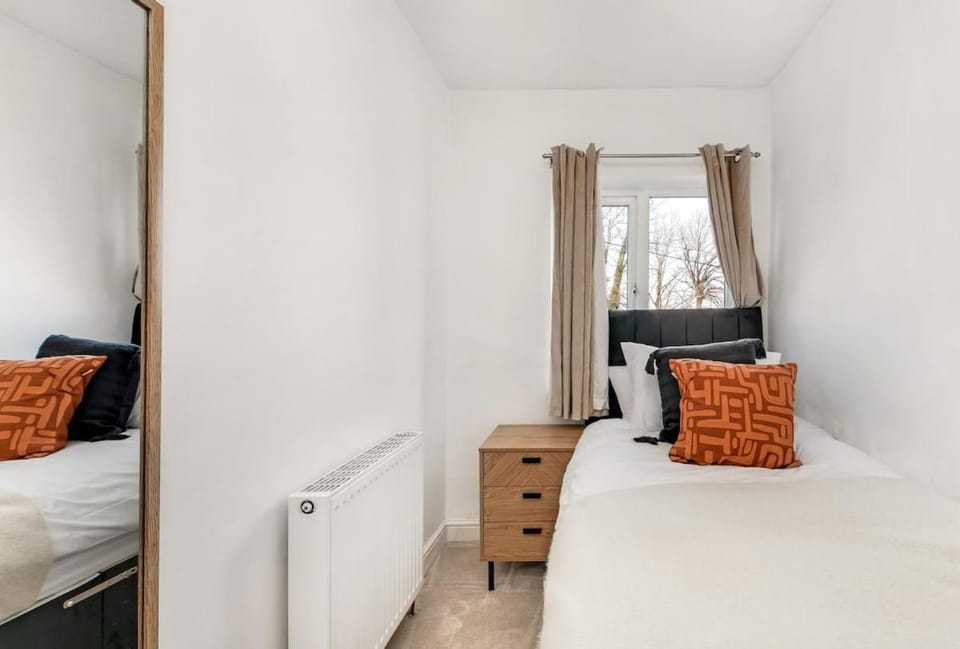 Bed, Bedroom, wardrobe