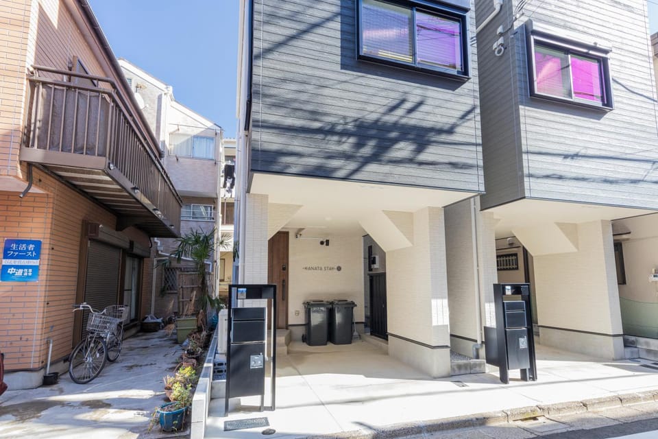 Property building, Day