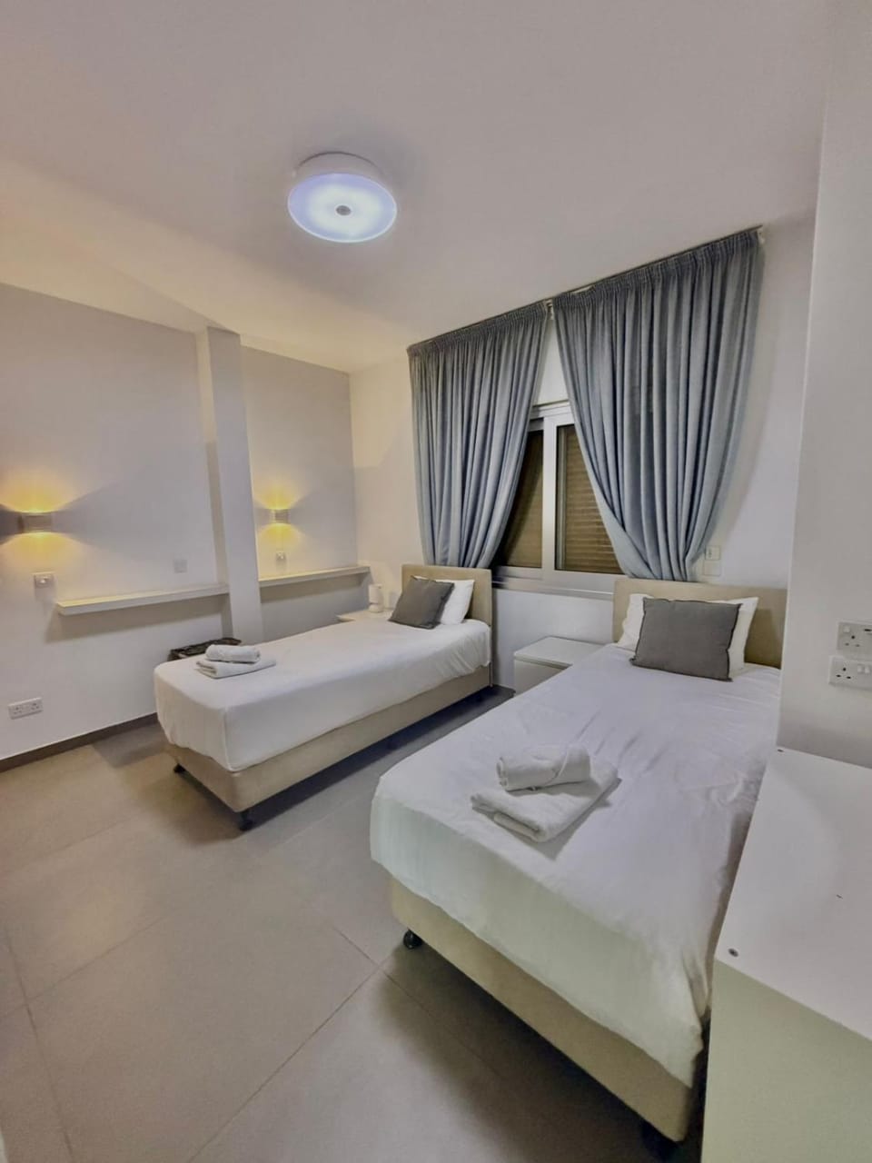 Luxury Beach Front Flat Kyma 3 Apartment in Germasogeia