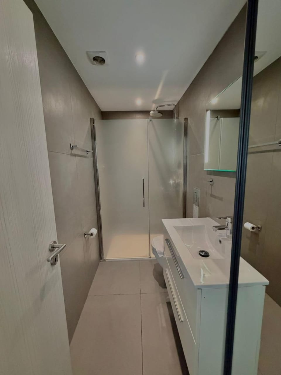 Luxury Beach Front Flat Kyma 3 Apartment in Germasogeia