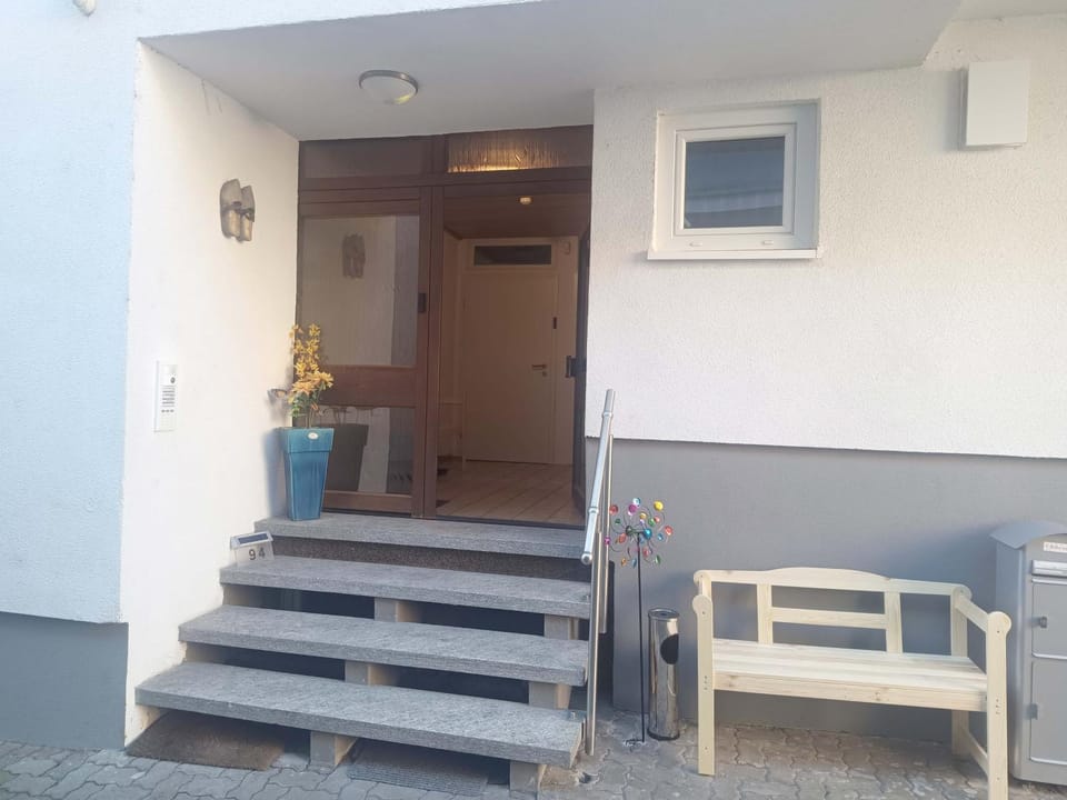 Property building, Facade/entrance