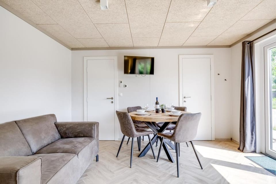 Cube 96 I 4 persoons chalet in Zennewijnen House in Gelderland, Netherlands