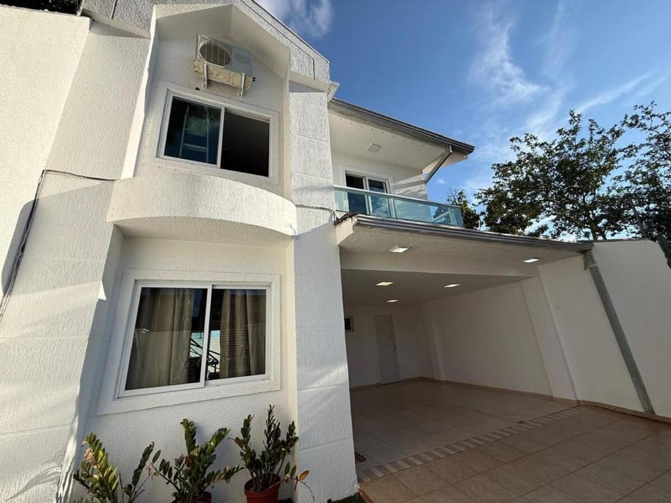 Sobrado Branco House in Foz do Iguaçu