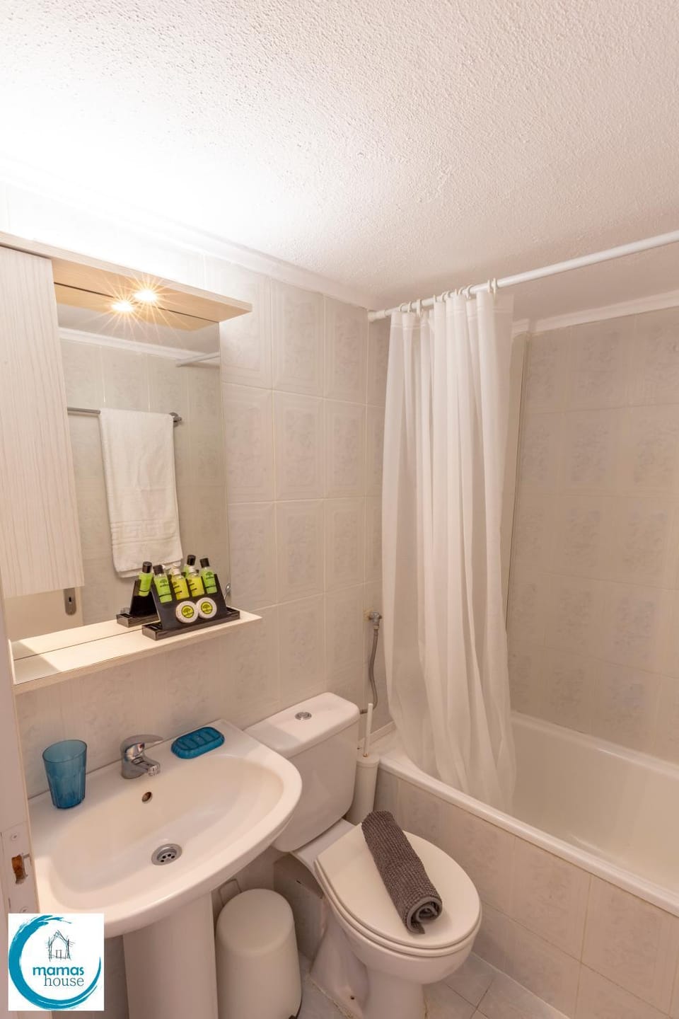 Toilet, Bathroom, Bath, towels