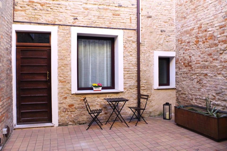 Inner courtyard view