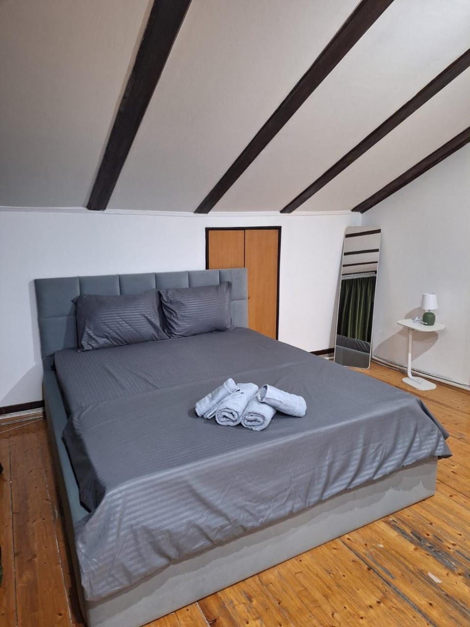 Van Gogh City Center Apartment 2 Apartment in Skopje