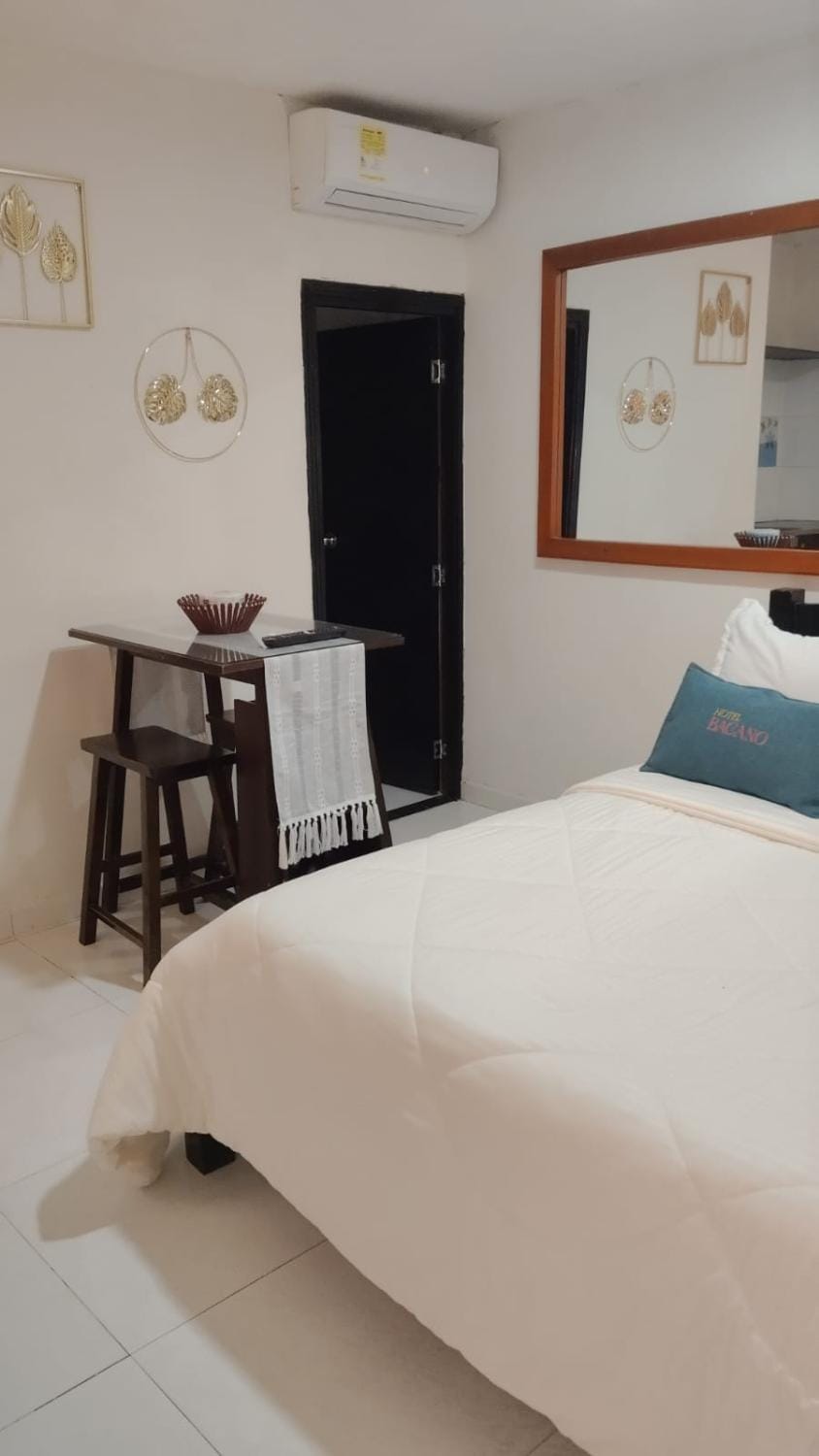 Bed, Photo of the whole room, Bedroom, air conditioner