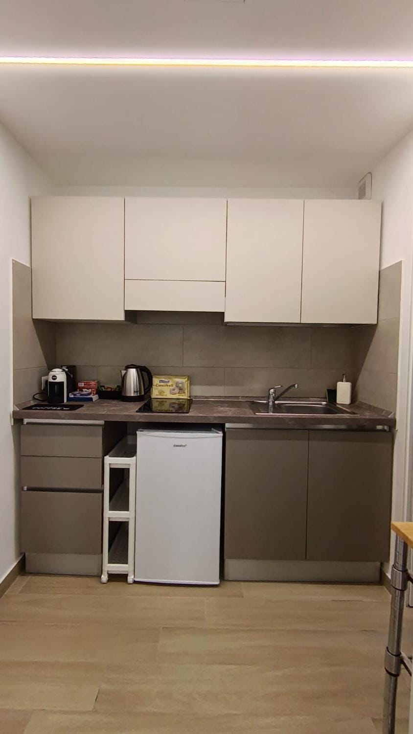 Kitchen or kitchenette