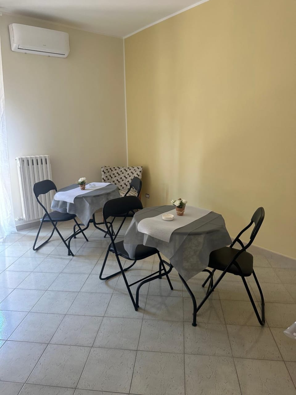 Breakfast, air conditioner