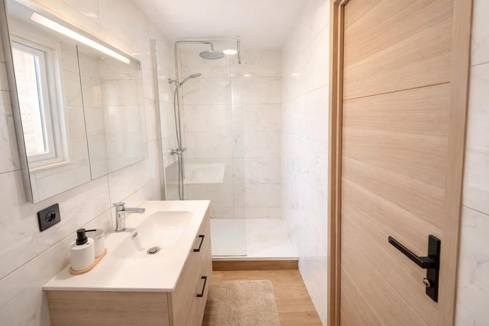 Studio rénové Balma - Parking - Proche Toulouse Apartment in Toulouse
