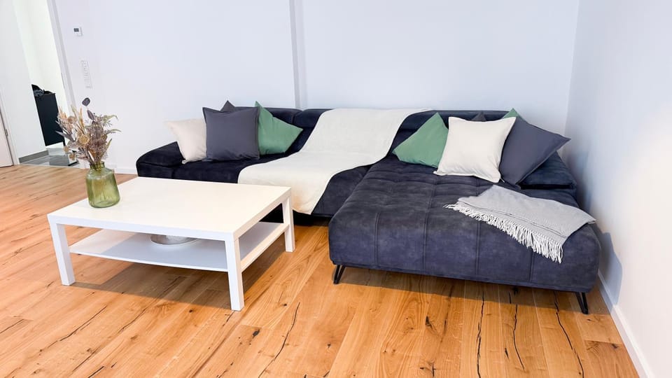 Living room, Photo of the whole room, Seating area