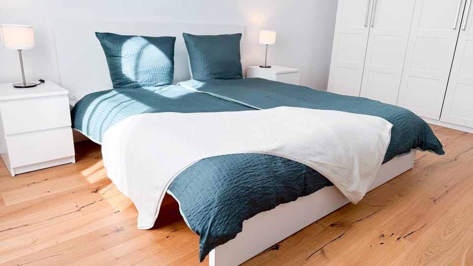 Bed, Photo of the whole room, Bedroom, wardrobe