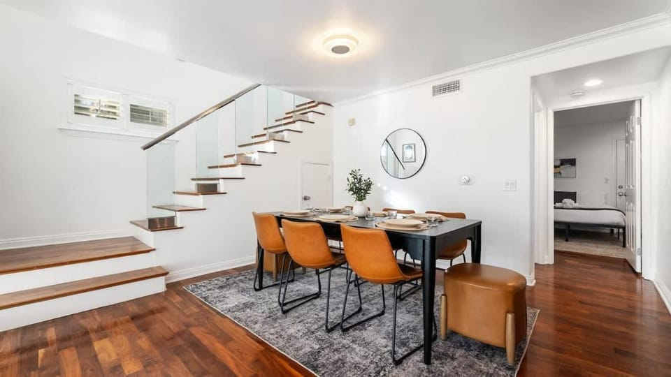 LUX 3BR Penthouse with Ensuites Near Dodger Stadium House in Echo Park