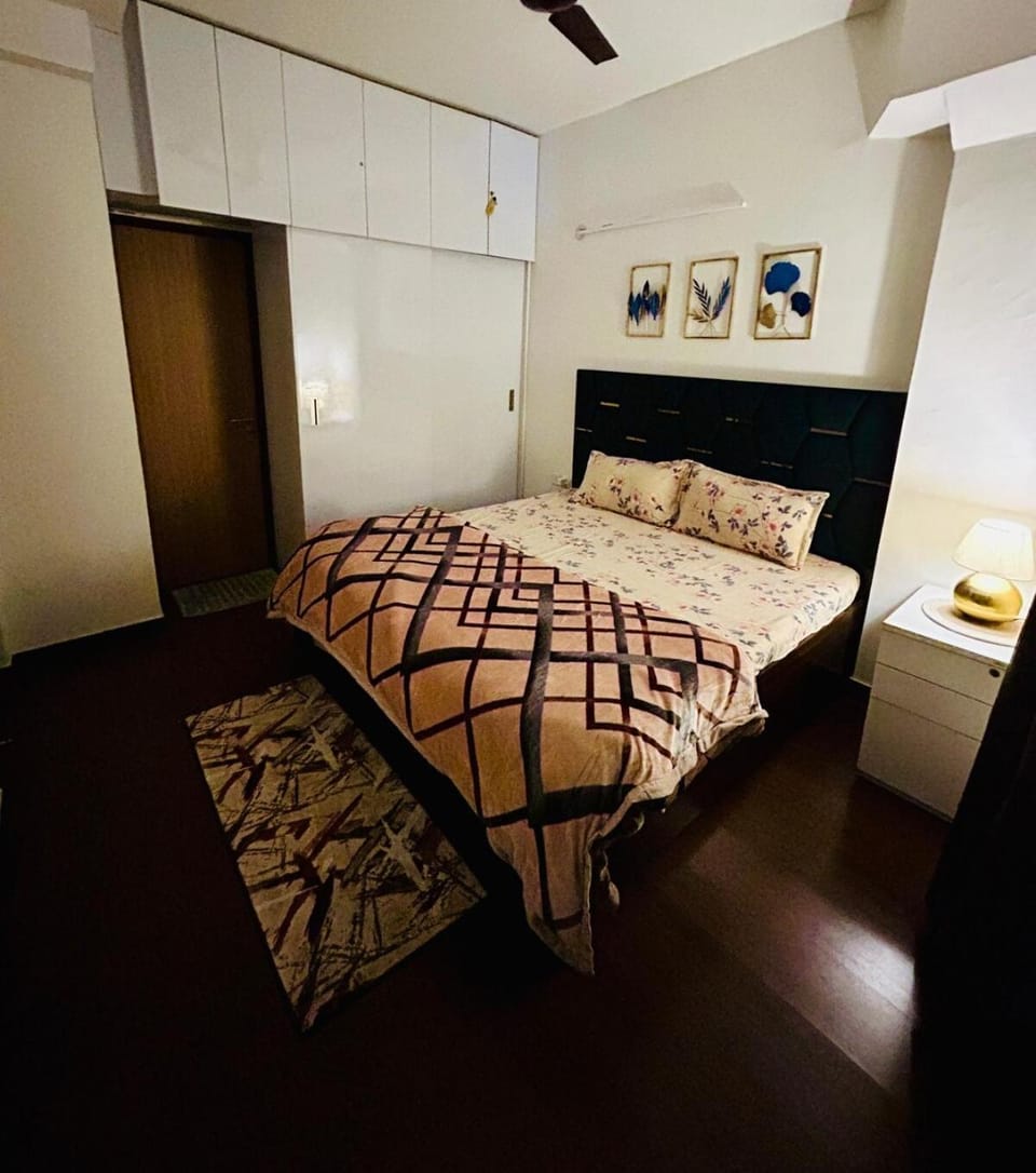 Bed, Photo of the whole room, Bedroom, wardrobe