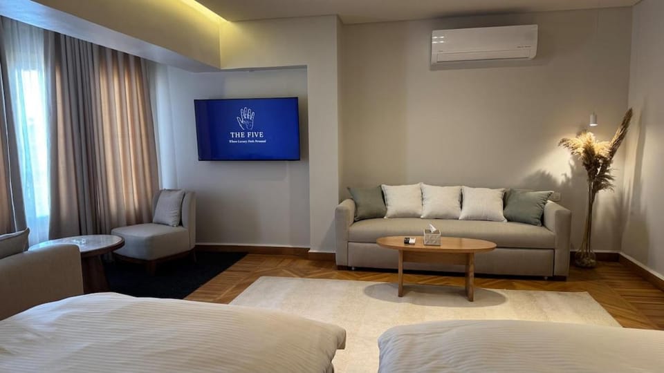 The Five - A04 with Sunrise, Sunset & City Views Apartment in Cairo