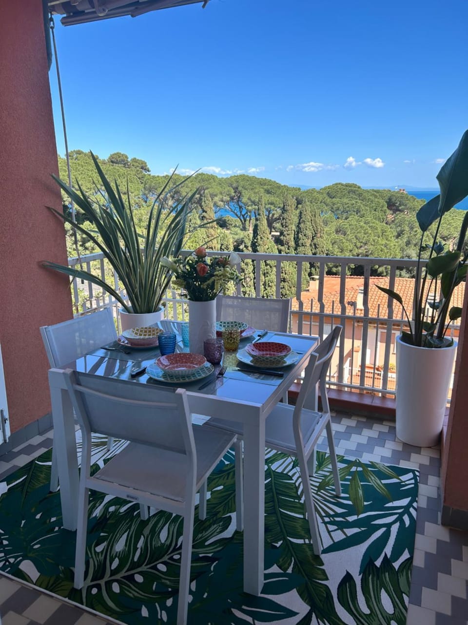 Natural landscape, View (from property/room), Balcony/Terrace, Dining area