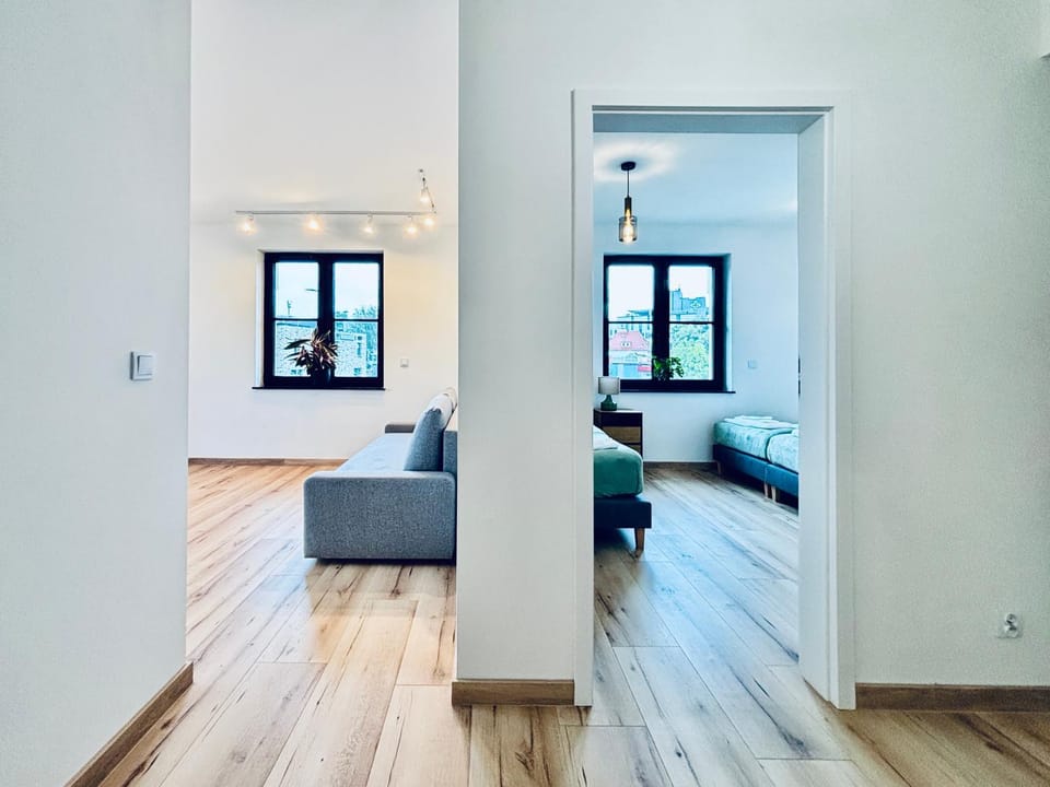 Bed, Living room, Photo of the whole room, Seating area, Bedroom