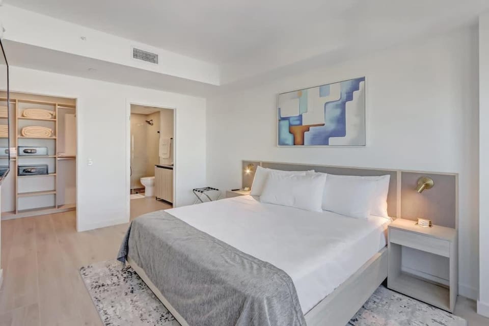 Luxury 2BR In Miami Worldcenter - Resort Amenities House in Miami