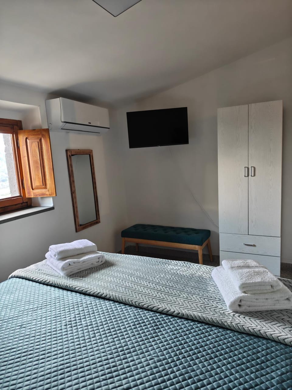 TV and multimedia, Bedroom, wardrobe, air conditioner