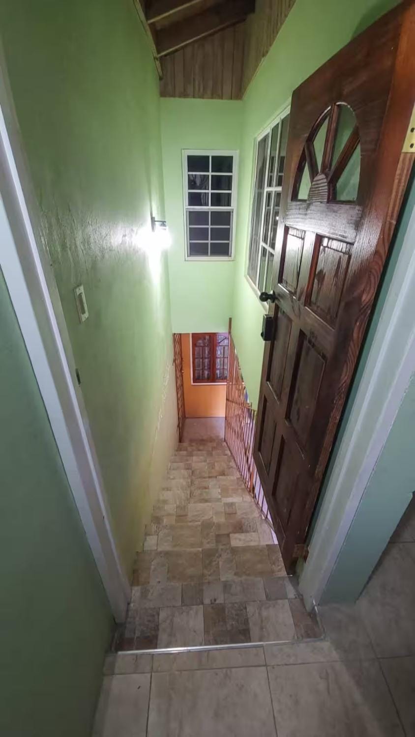 Cozy Get Away Apartment in Portmore
