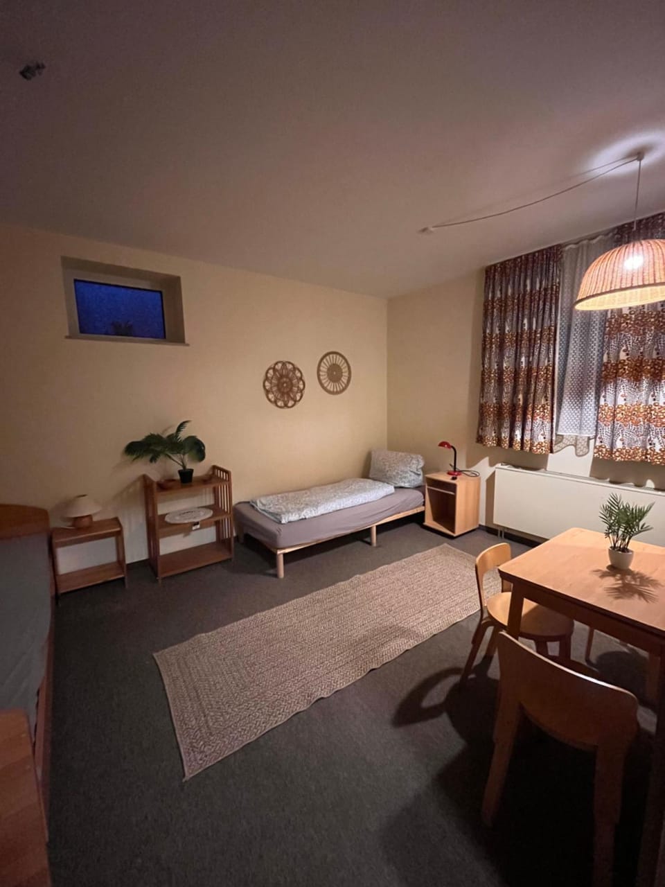Monteurwohnung 5 Pers,Parking free ,2 x WC, Wifi free ,Full Kitchen, Bayreuth Apartment in Bayreuth