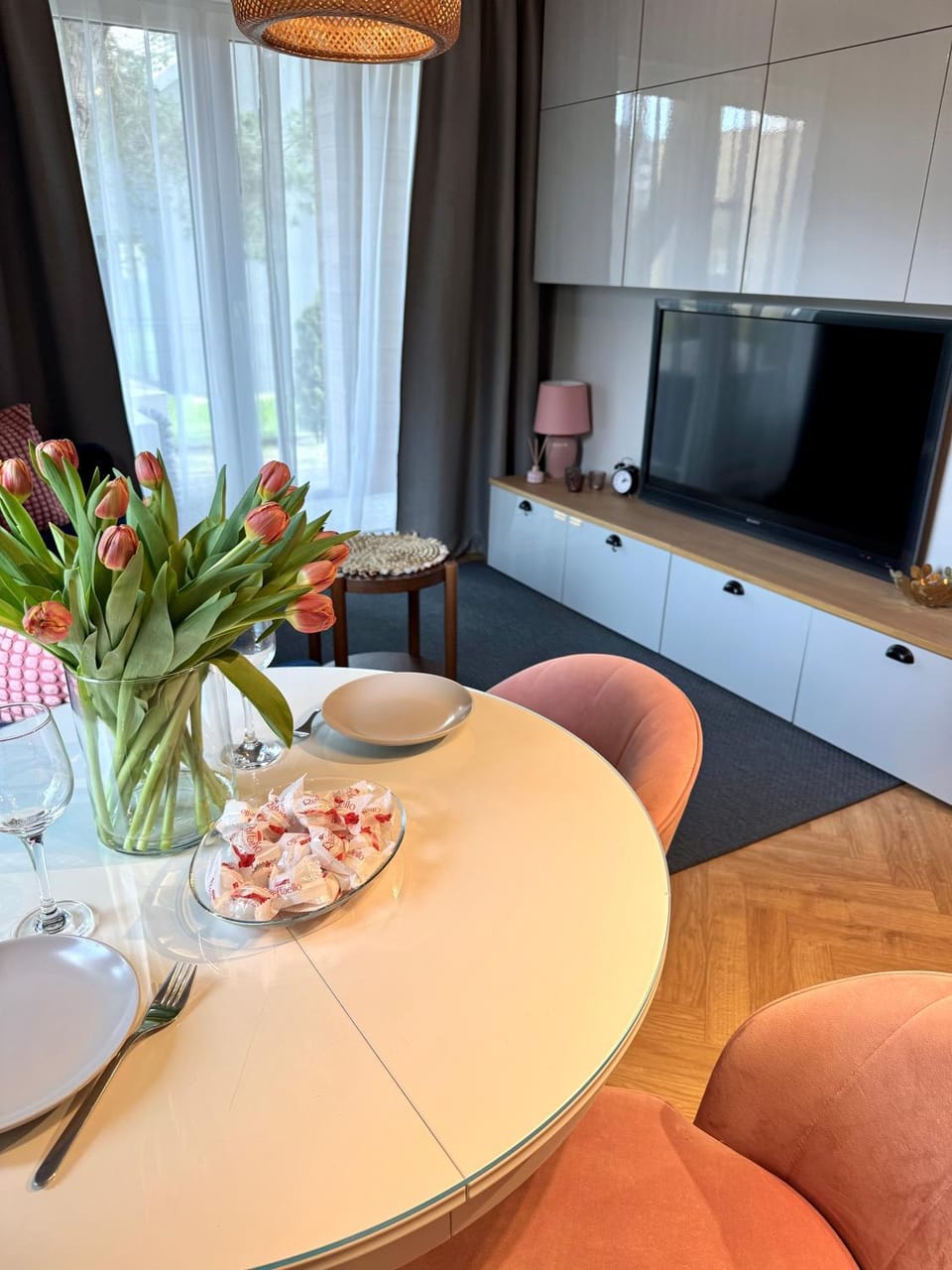 TV and multimedia, Living room, Dining area