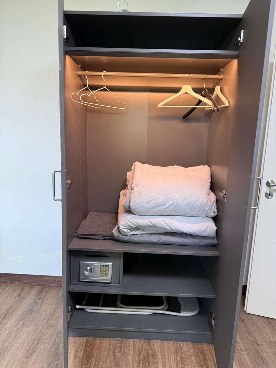 safe, wardrobe