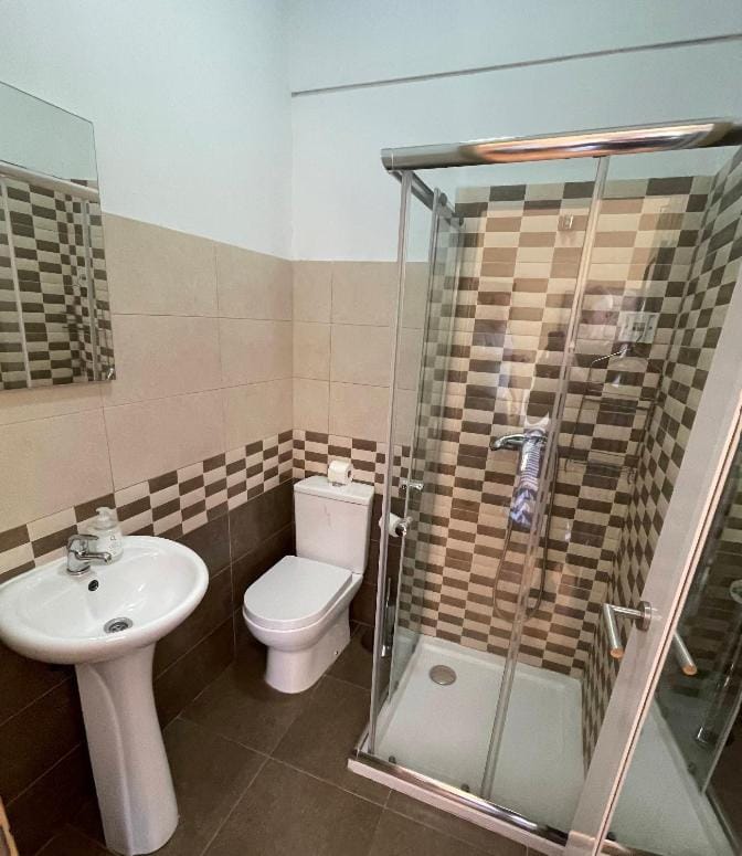 Shower, Toilet, Bathroom