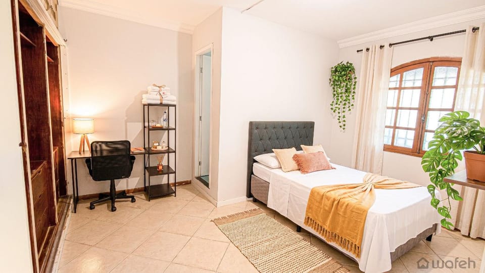 View (from property/room), Photo of the whole room, Bedroom