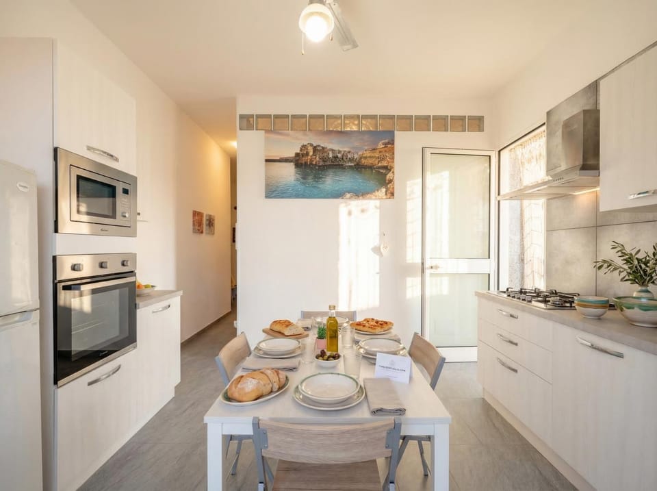 CarmenLeo-Central Accommodation with Patio Apartment hotel in Polignano a Mare