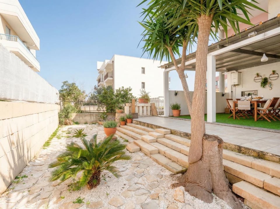 CarmenLeo-Central Accommodation with Patio Apartment hotel in Polignano a Mare