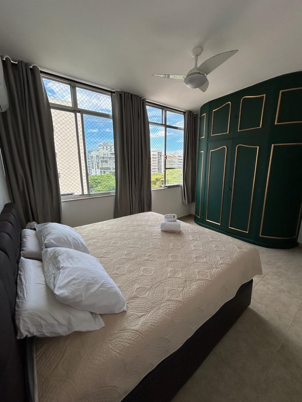 Bed, Natural landscape, Photo of the whole room, Bedroom, towels