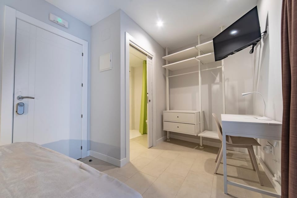Housing Puente de San Lorenzo Bed and Breakfast in Segovia