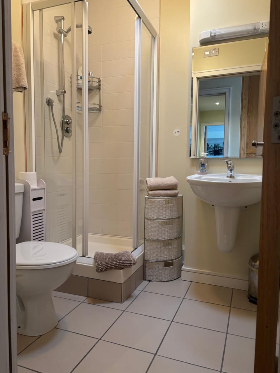 Courthouse View Penthouse 1 Apartment in Clifden