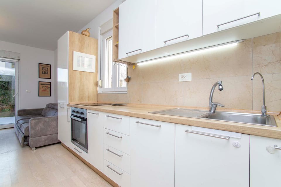 One Bedroom Apt Near Center with Pool and Garden Apartment in Kotor Municipality