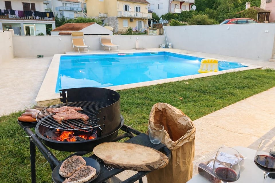 BBQ facilities, Pool view, Swimming pool
