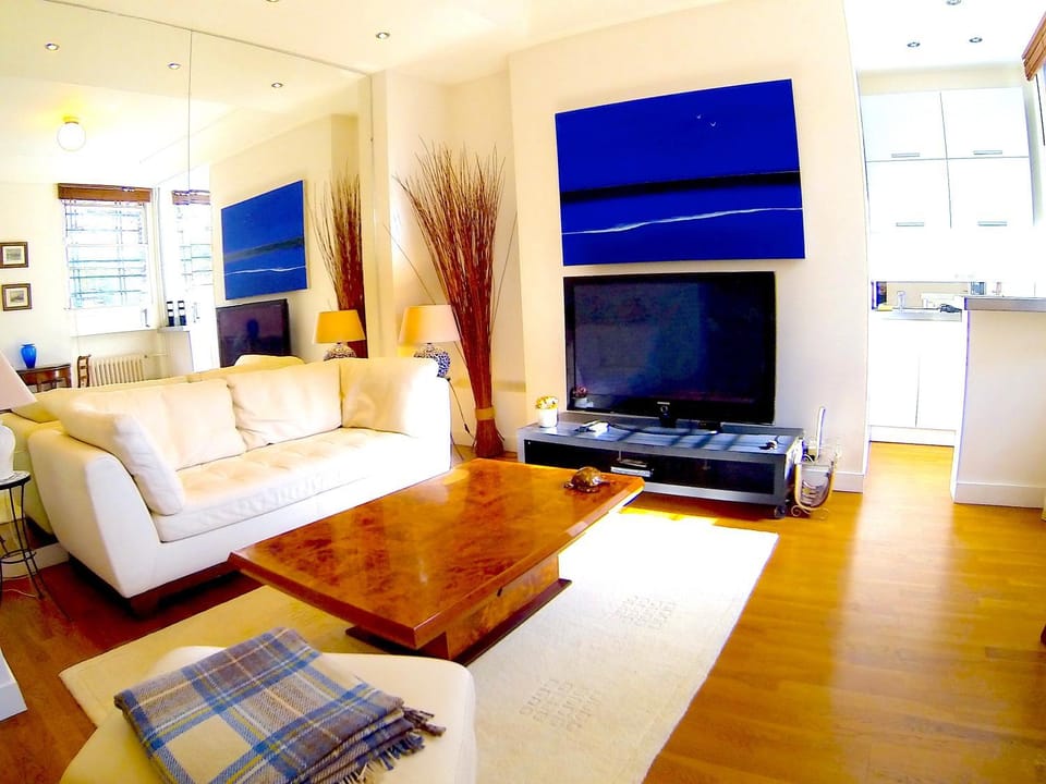 Communal lounge/ TV room, Living room, Lounge or bar, Seating area