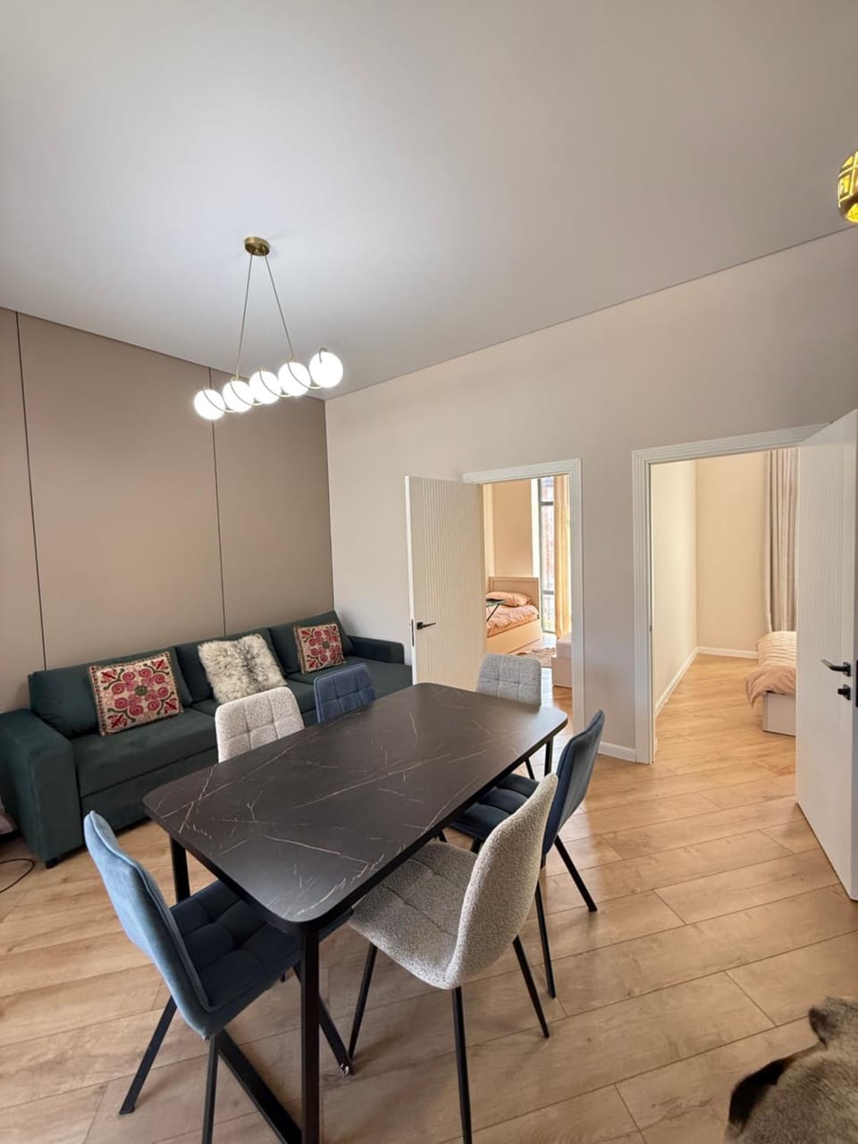 Living room, Dining area