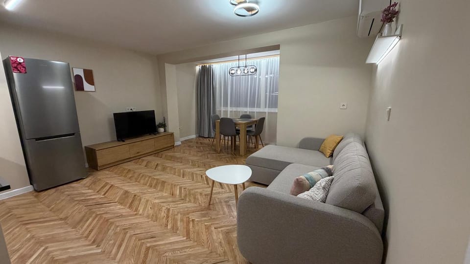 Communal lounge/ TV room, TV and multimedia, Living room, Photo of the whole room, Seating area