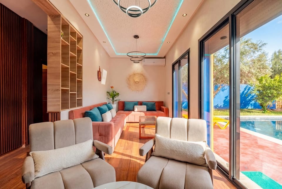 Living room, Pool view