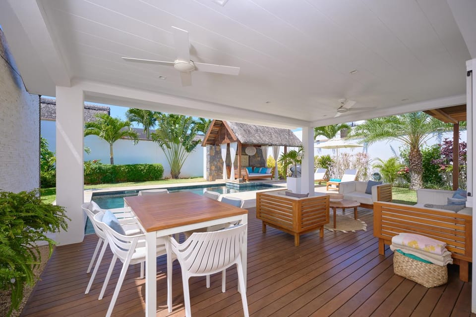 Patio, Dining area, Pool view, Swimming pool