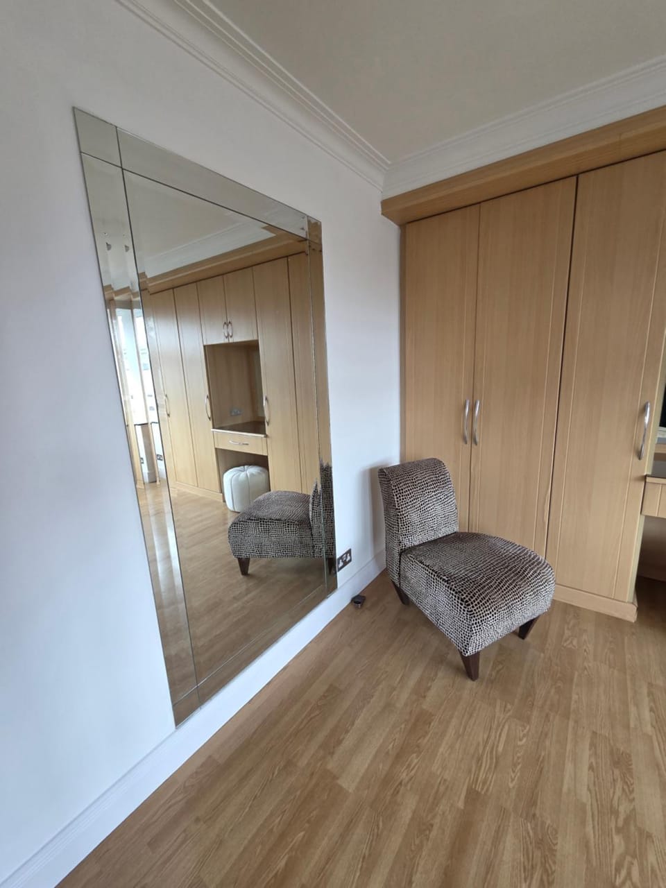 Luxury 6 BR House, 10-15 min drive to Wembley stadium 0r 11pound uber free parking House in Edgware