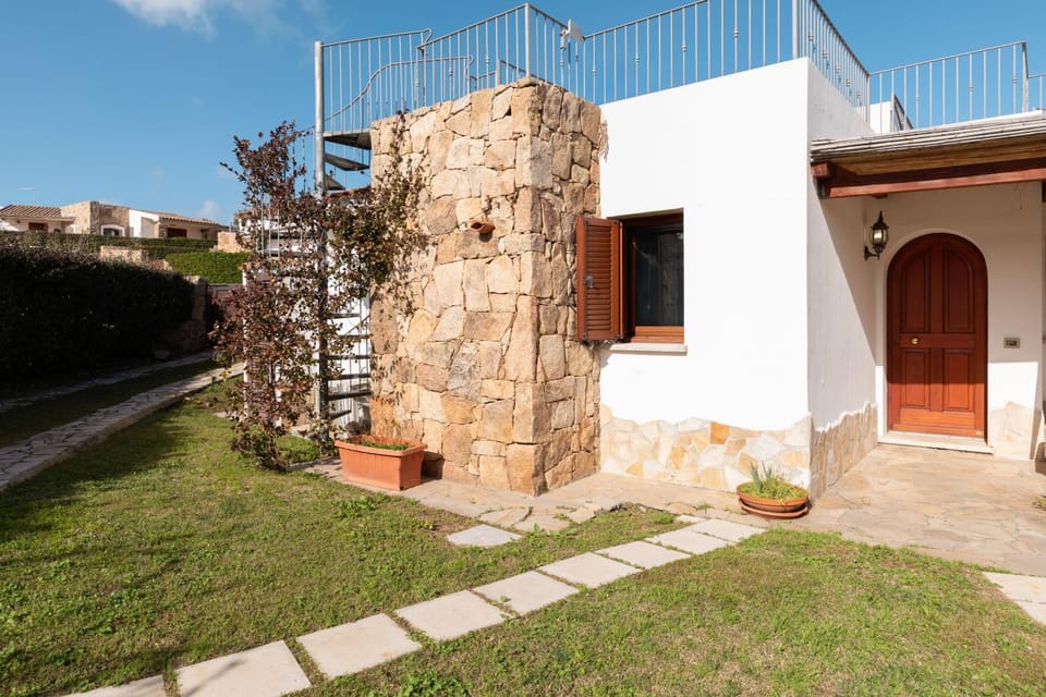 Property building, Garden, Garden view, Garden view