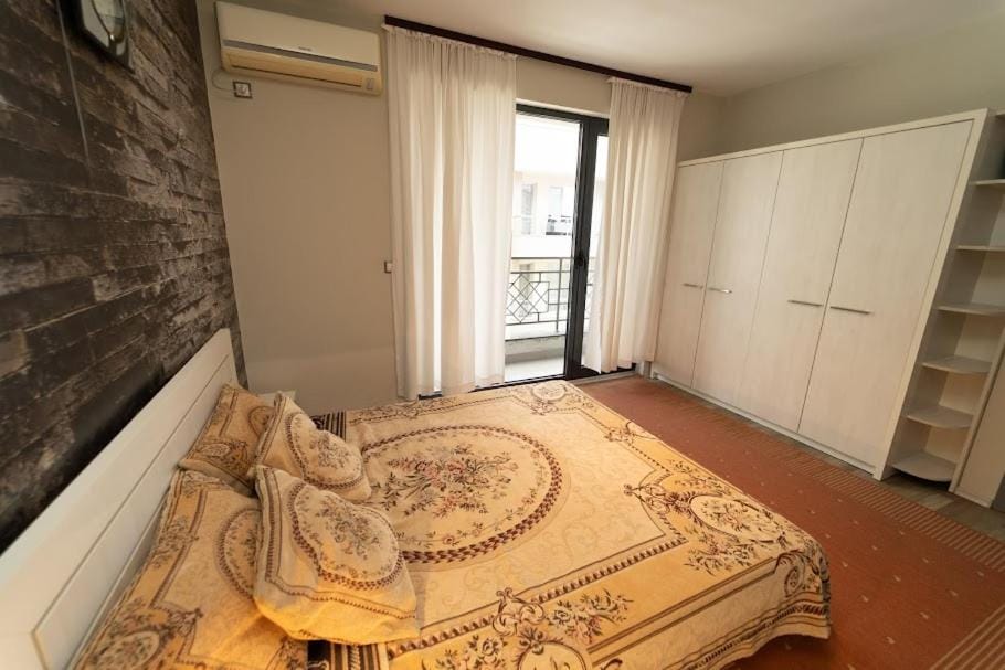 VK Golden Horizont Apartment in Burgas