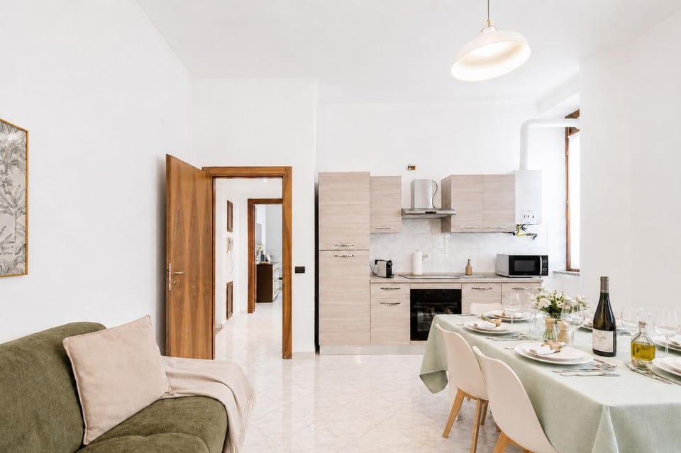 Kitchen or kitchenette, Living room, Seating area, Dining area, heating, internet, oven, stove, kitchen