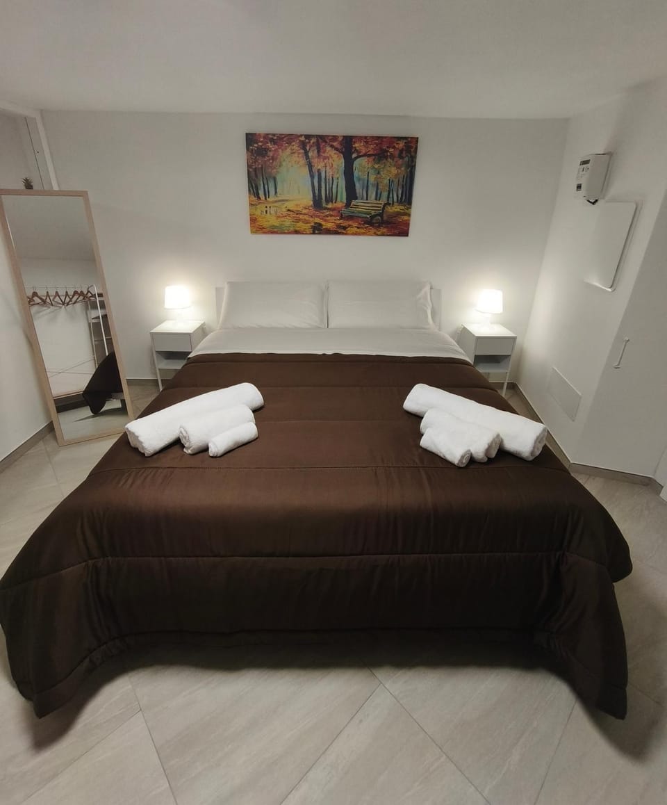 Bed, Decorative detail, Decorative detail, Bedroom