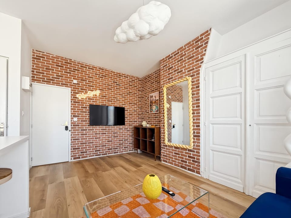 Palm Springs -Studio Design et Lumineux à Malo Apartment in Dunkirk