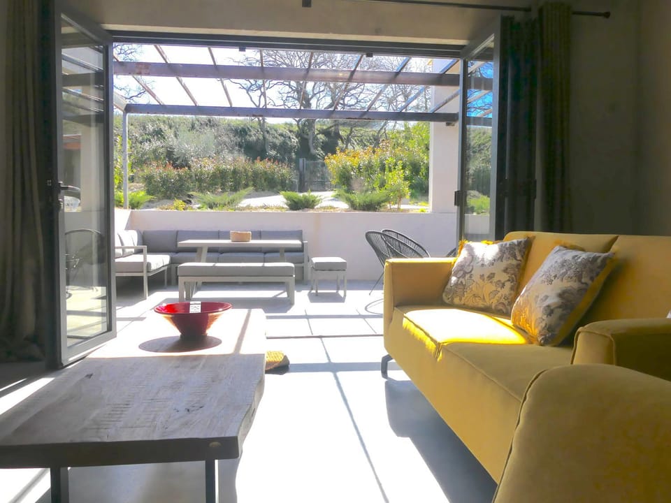 Patio, View (from property/room), Balcony/Terrace, Living room, Garden view