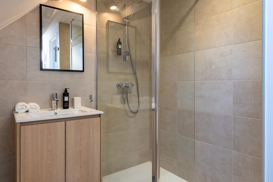 Shower, Bathroom