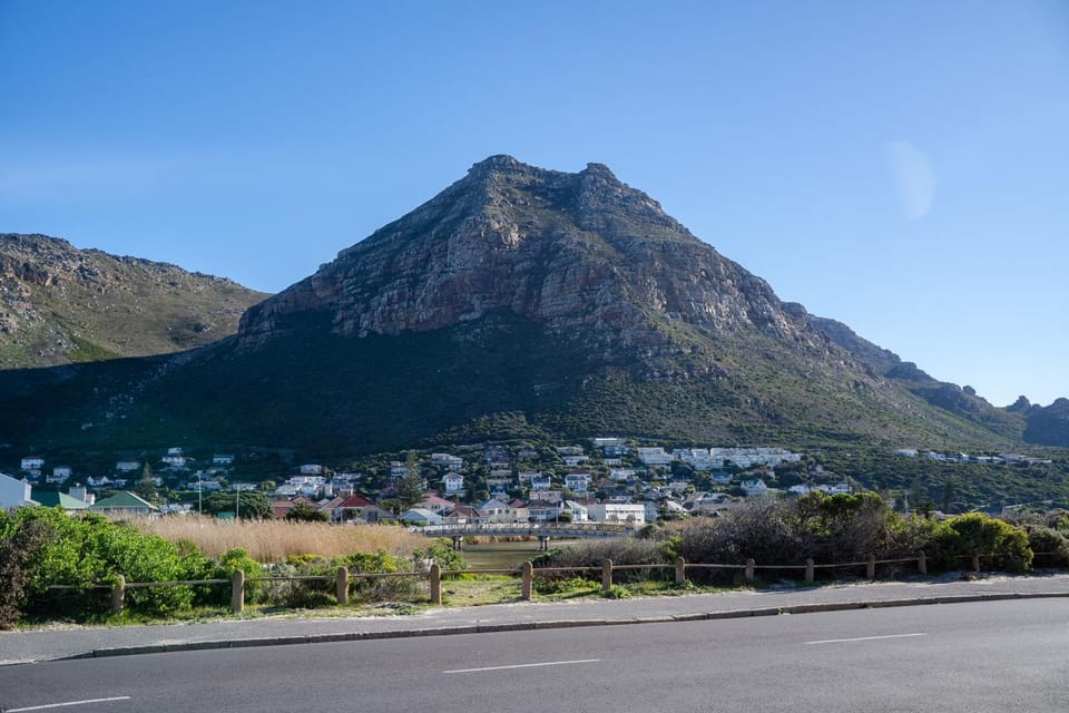 Nearby landmark, Neighbourhood, Natural landscape, Mountain view